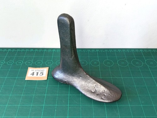 Vintage small cast iron single - vintage,