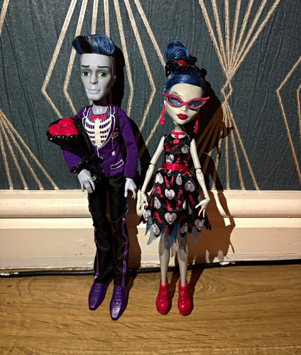 Monster high loves - high,