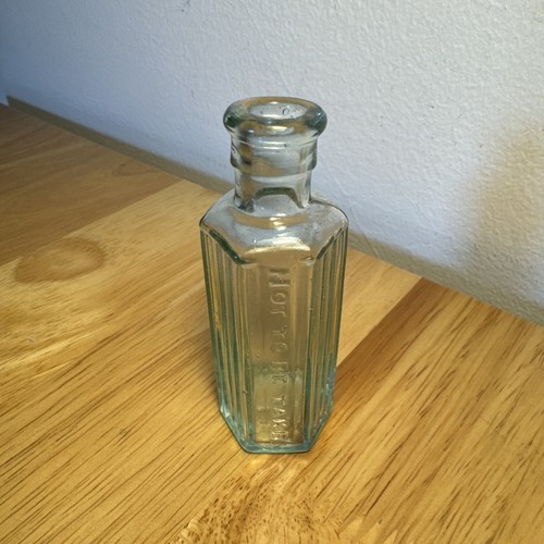 Beautiful antique poison not - antique, "not