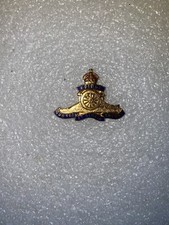 Brass UBIQUE QUO FAS ET GLORIA DUCUNT Royal Artillery Enamel Badge