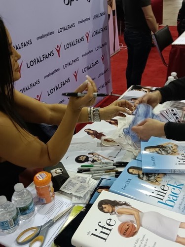 Lisa ann signed lucky - ann,