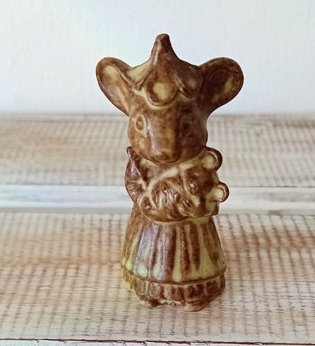 Small pottery mouse with - pottery,
