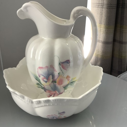 Aynsley fine bone china - china, little