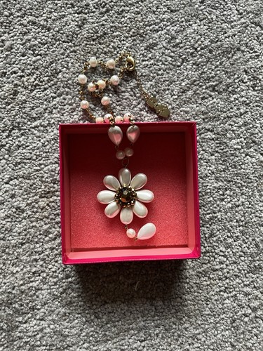 Butler wilson necklace brand - &,