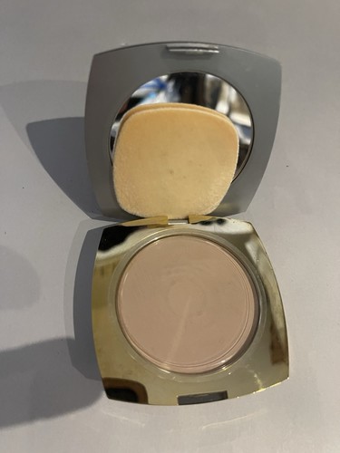 New estée lauder compact - estée,