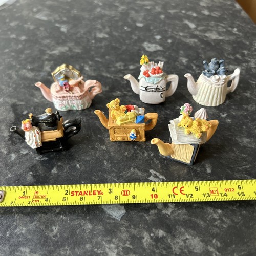 Miniature teapots attic - 6,