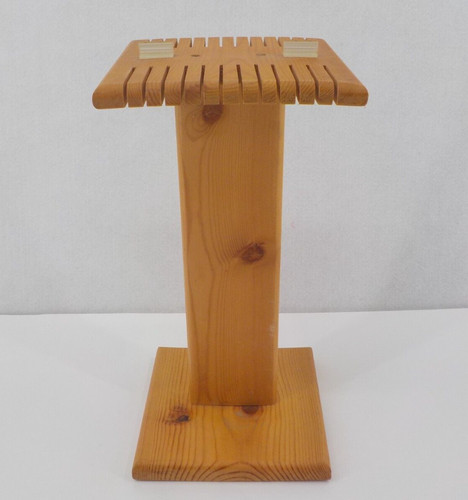 Vertical stained wooden - vertical,