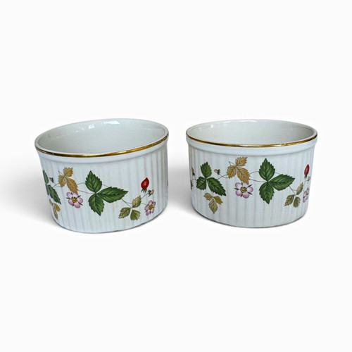 Wedgwood wild strawberry round - wild,