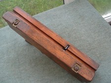 Handled tonguing moulding