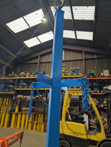 Crane mounted gas bottle - mounted,