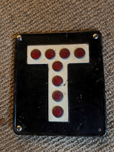 Vintage trailer sign - trailer, “t”