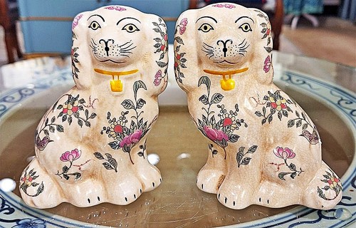 Pair porcelain reproduction - pair,,