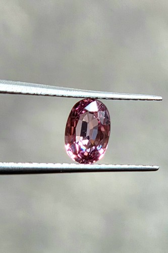 77ct padparadscha coloured - 0.77ct,