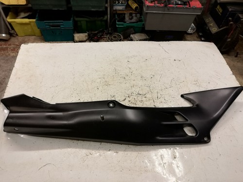 Honda vfr750 seat panel - vfr750, fv