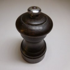 Pepper mill wooden metal