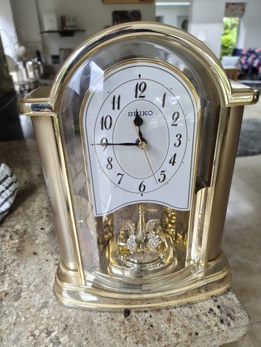 This seiko gold tone - this, a