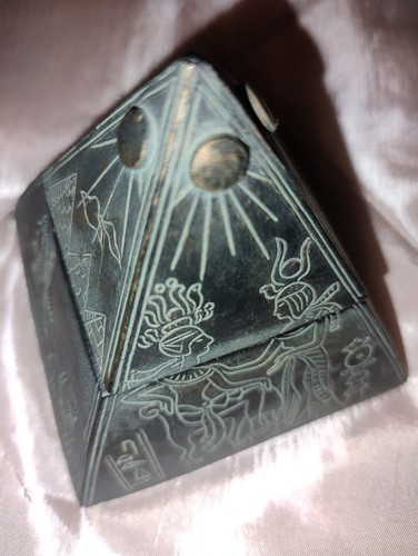 Vintage egyptian pyramid - egyptian,