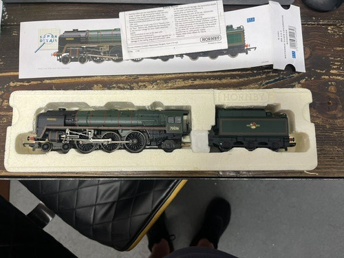 Hornby r2484 britannia - hornby, class