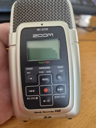 Zoom handy recorder powers - zoom,