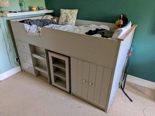Captains bed with - with, pull-out