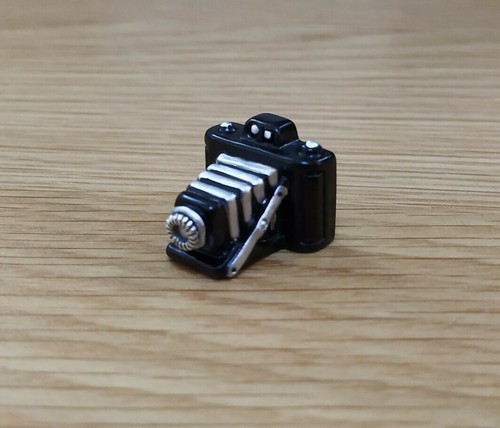 Dolls house miniature - 1/12,