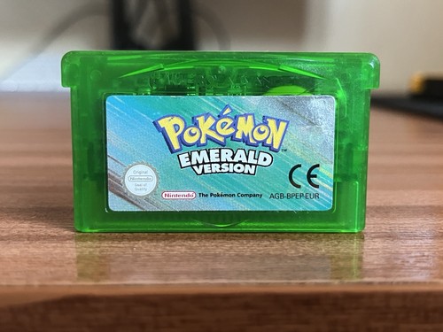 Genuine pokemon emerald - genuine,