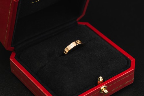 Cartier love small model 18ct - love,