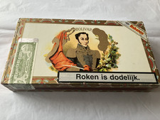 Stunning Bolivar Corona Wooden Cigar Box.  EMPTY