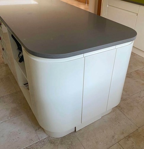Curved gloss cream kitchen - gloss,