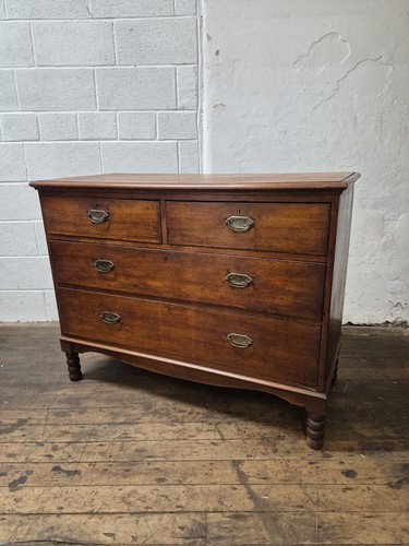 Large antique oak chest - oak, /