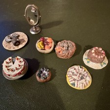 Vintage miniature dolls house