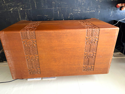 Camphor wood chest with - , flower