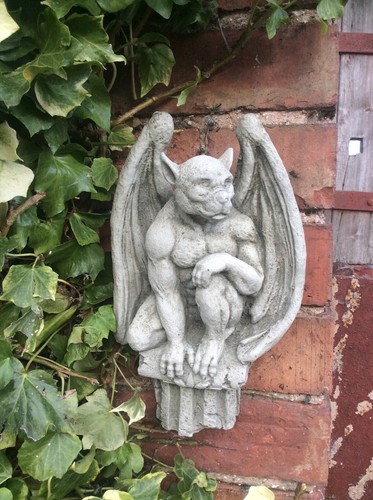 Reconstituted stone winged - reconstituted,
