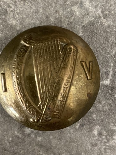 Irish volunteers brass - volunteers, button