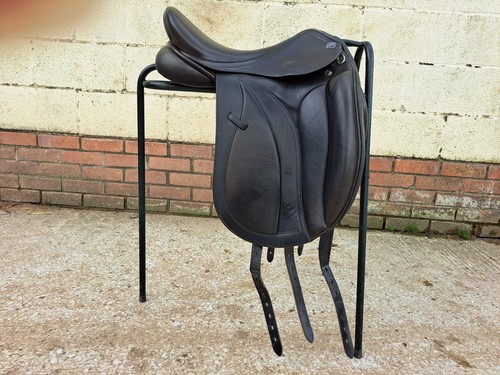 Black gfs monarch saddle - 17",