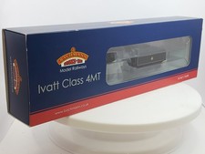 Bachmann 32-581 Ivatt Class 4MT 2-6-0 43018 in BR Black Early Emblem IMMACULATE