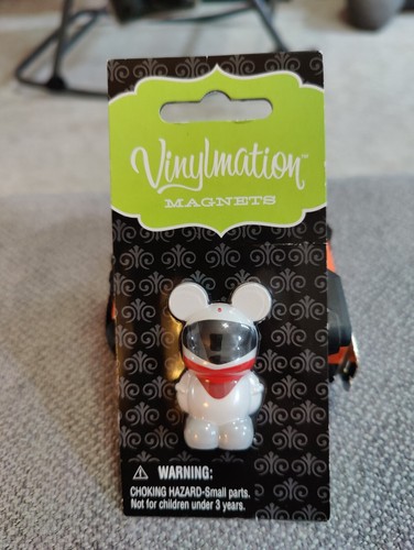 New 2010 disney - disney, vinylmation