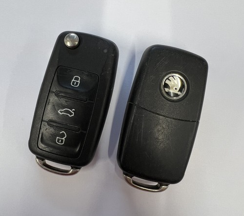 Skoda button remote - skoda, flip