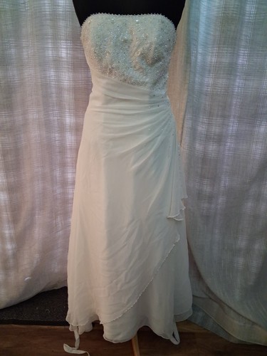 Wedding dress size ivory - size,