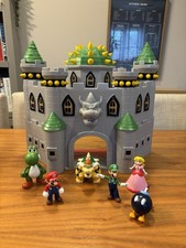Nintendo Super Mario Bowsers Castle With x6 Figures Good Condition