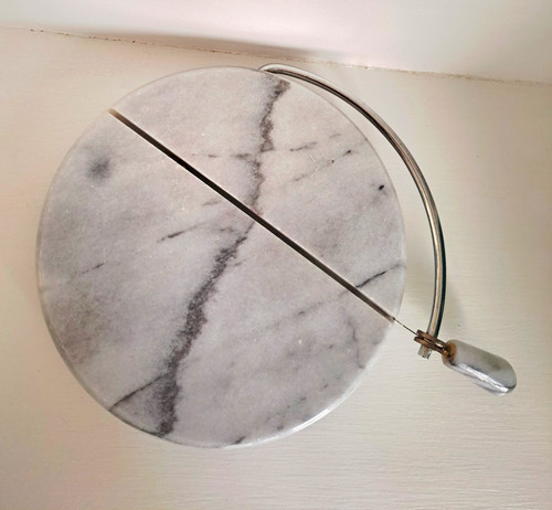 Round marble cheese - round, with