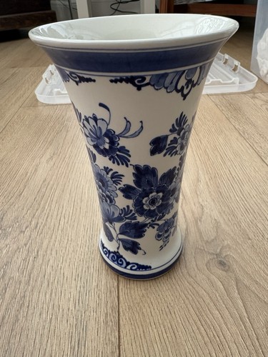 Royal delft blue and white - blue,