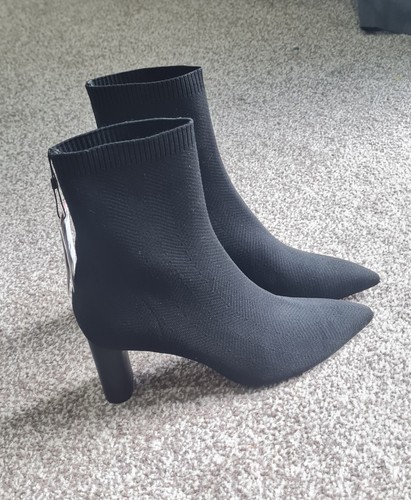 New zara black pointed toe - new,