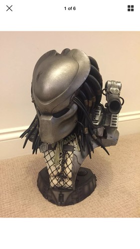 Sideshow predator - sideshow,