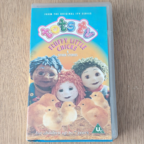 Tots fluffy little chicks - tv:,