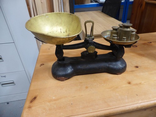 Vintage libra scale black - co,