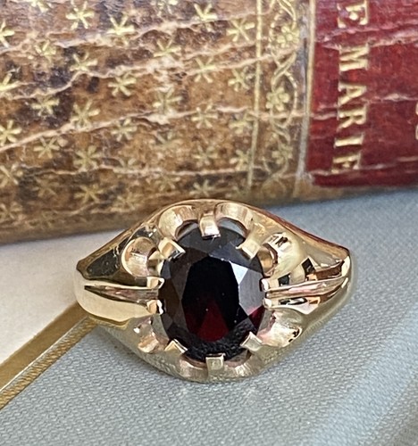 Gents 9ct gold - garnet,