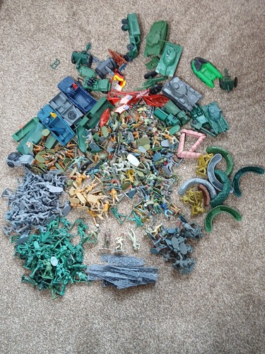 Plastic toy soldiers figures - toy,