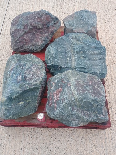 Large granite garden - ,