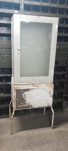 Vintage metal medical - , cabinet